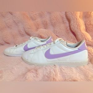 White Nike Low Court Vision Women’s Sneakers With Light Purple Swoosh